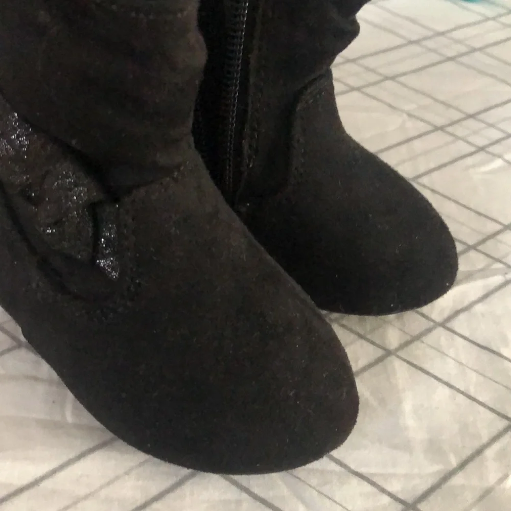 NWOT baby shoes